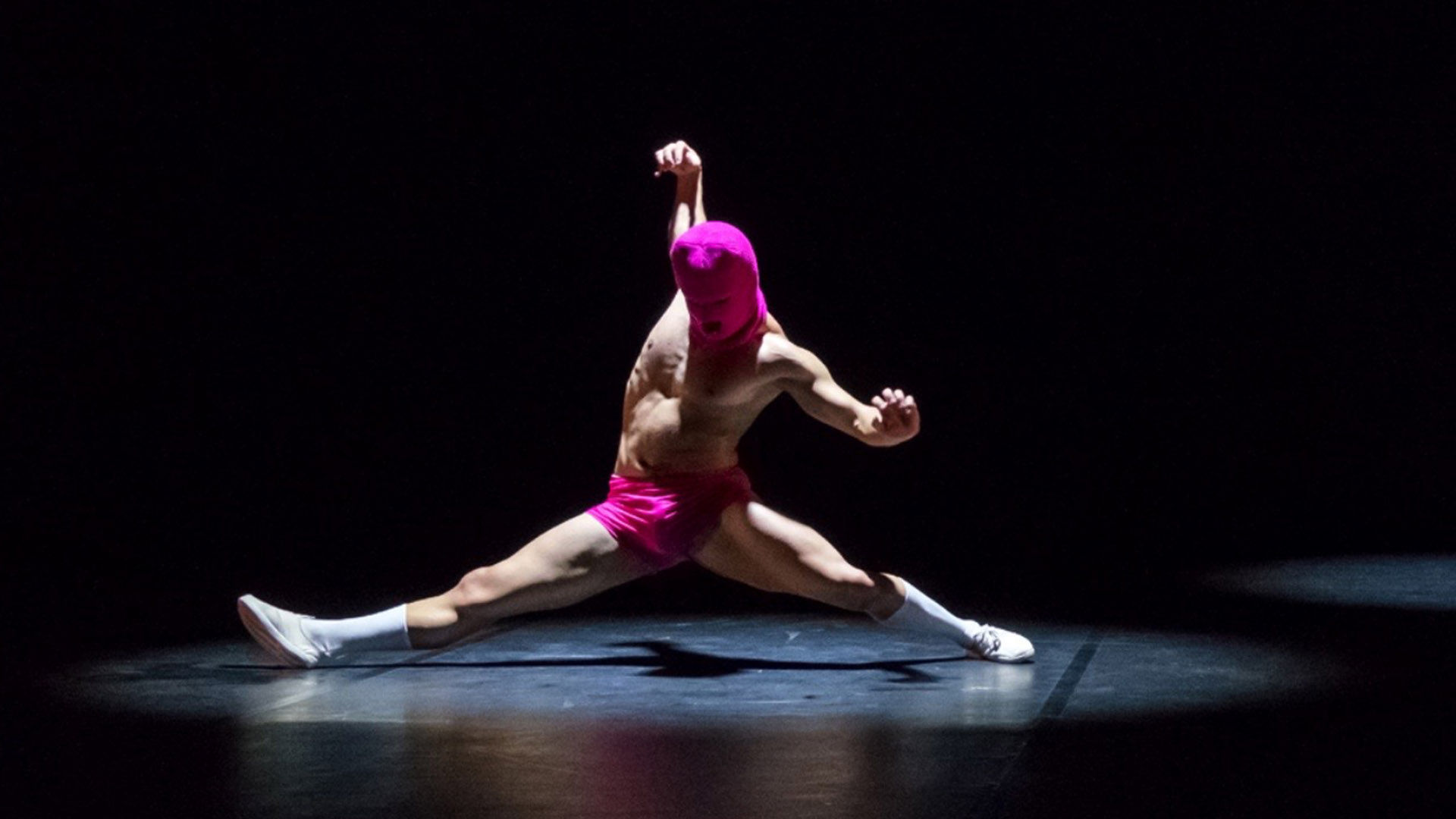 Alex / A solo in the spotlights